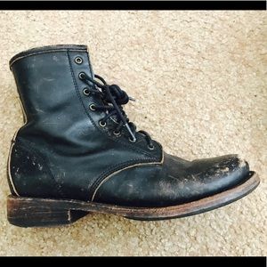 Freebird/Steve madden distressed leather boots